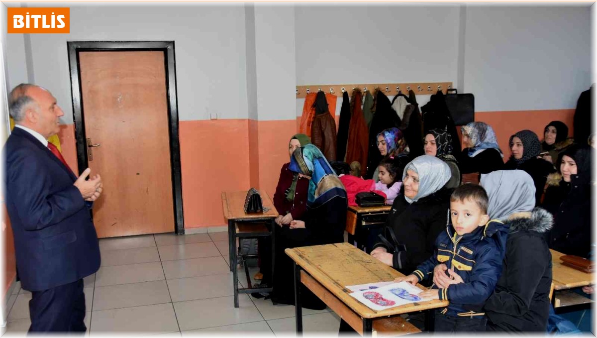 İl Milli Eğitim Müdürü Korkmaz: "6 bin 23 velimiz eş zamanlı eğitim aldı"