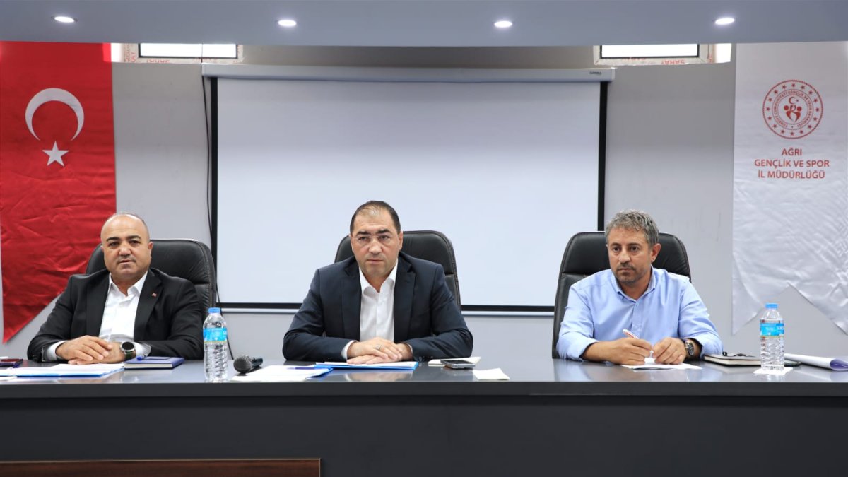 İl Müdürü Çelebi, Antrenörlerle Bir Araya Geldi