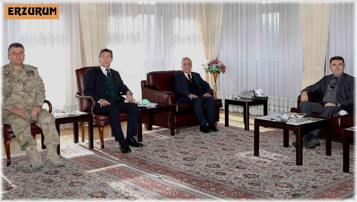 İl yöneticilerinden Rektör Çomaklı'ya tebrik ziyareti