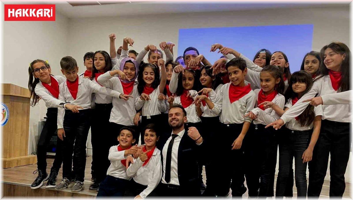 İlaç almak gittiği eczanenin önünde hayatını kaybeden Ahmet öğretmenin okulunda hüzün var