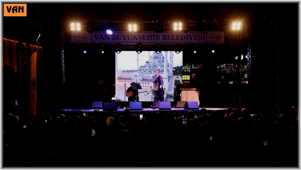 İlahi Sanatçısı Yusuf Eşref Ziya Vanlılarla buluştu