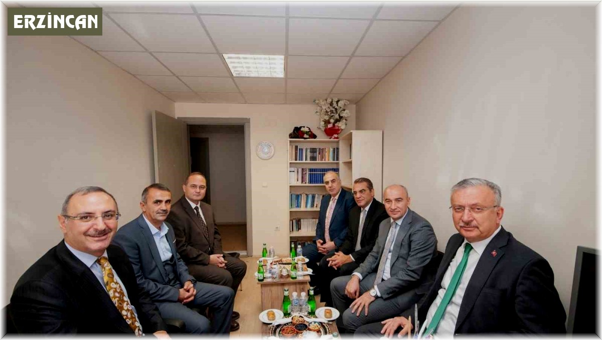 İlahiyat Fakültesinde 4 akademisyen doçentliğe yükseldi