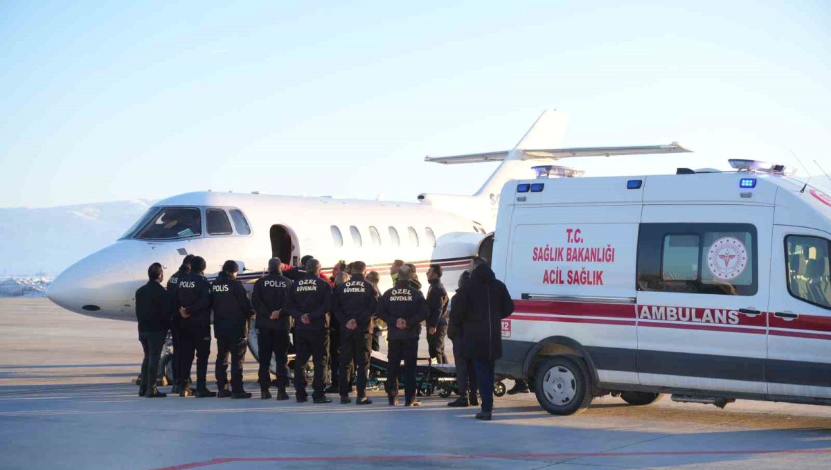 İleri tedavi kararı alındı: Muş’taki hasta uçak ambulansla Ankara’ya sevk edildi