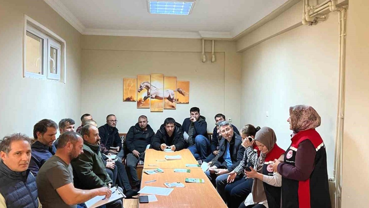 İliç'te üreticilere B-Reçete sistemi anlatıldı