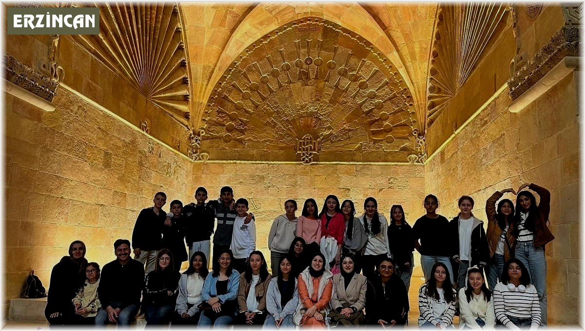 İliçli öğrenciler Divriği'yi gezdi