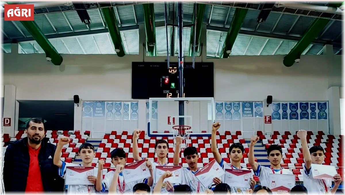 İlk kez kurulan Eleşkirtspor Basketbol Takımı namağlup Ağrı şampiyonu oldu