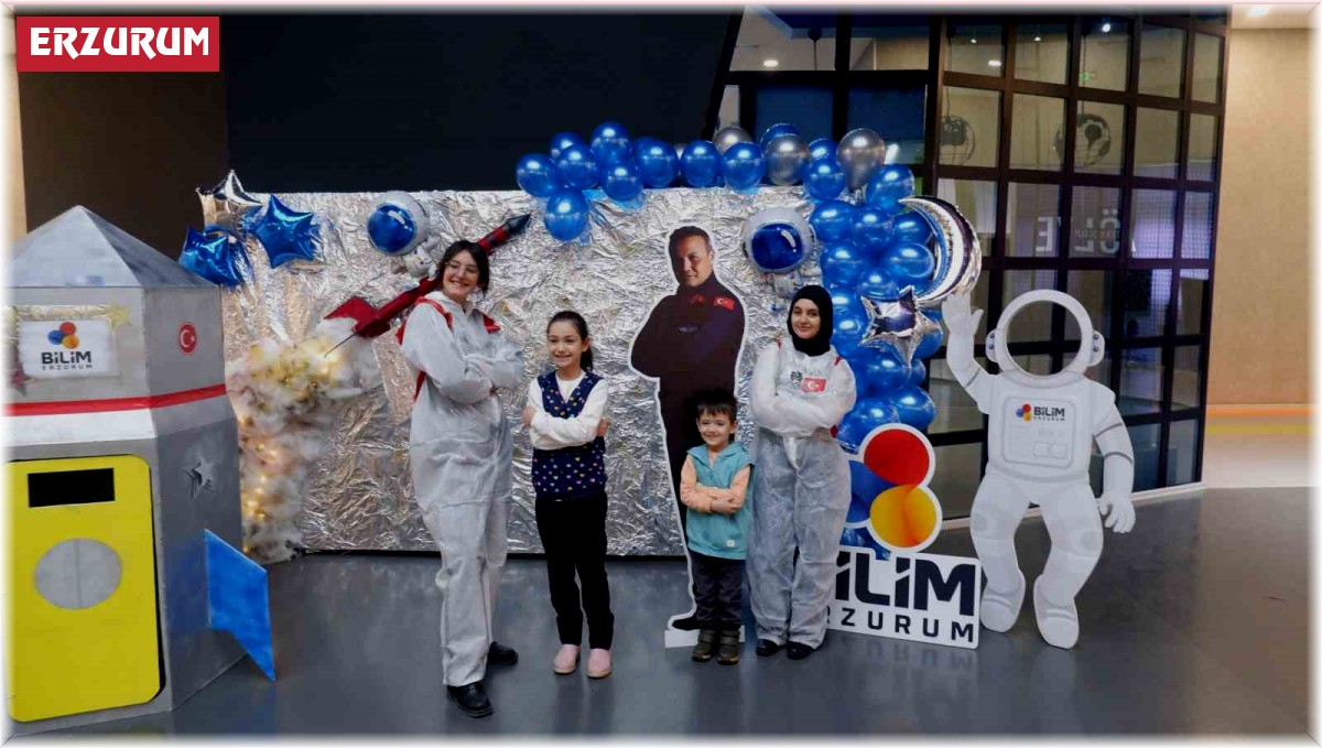 İlk uzay yolculuğu heyecanı için buluştular