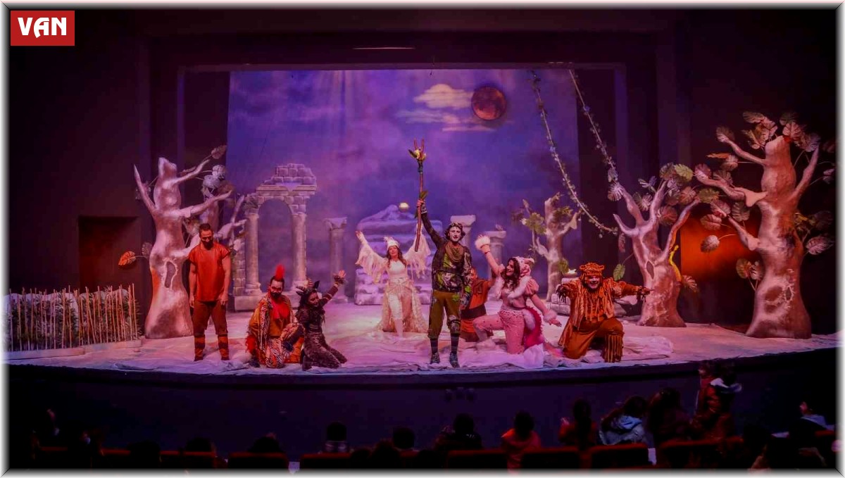 İlkokul öğrencileri tiyatro ile buluşuyor