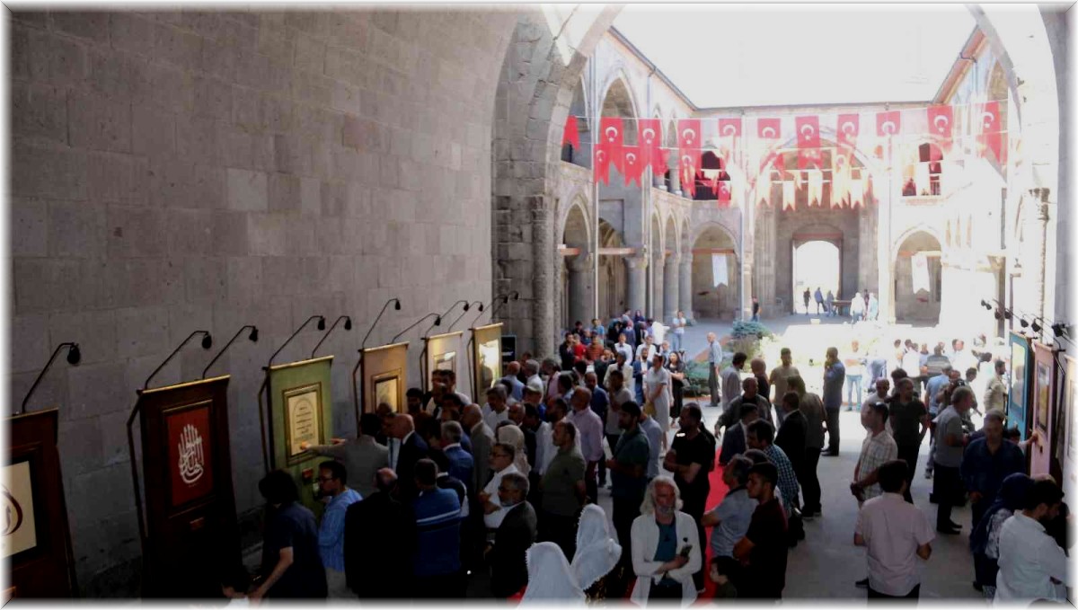 'İman Ayetleri Hat Sergisi' Erzurum'da sanatseverlerle buluştu