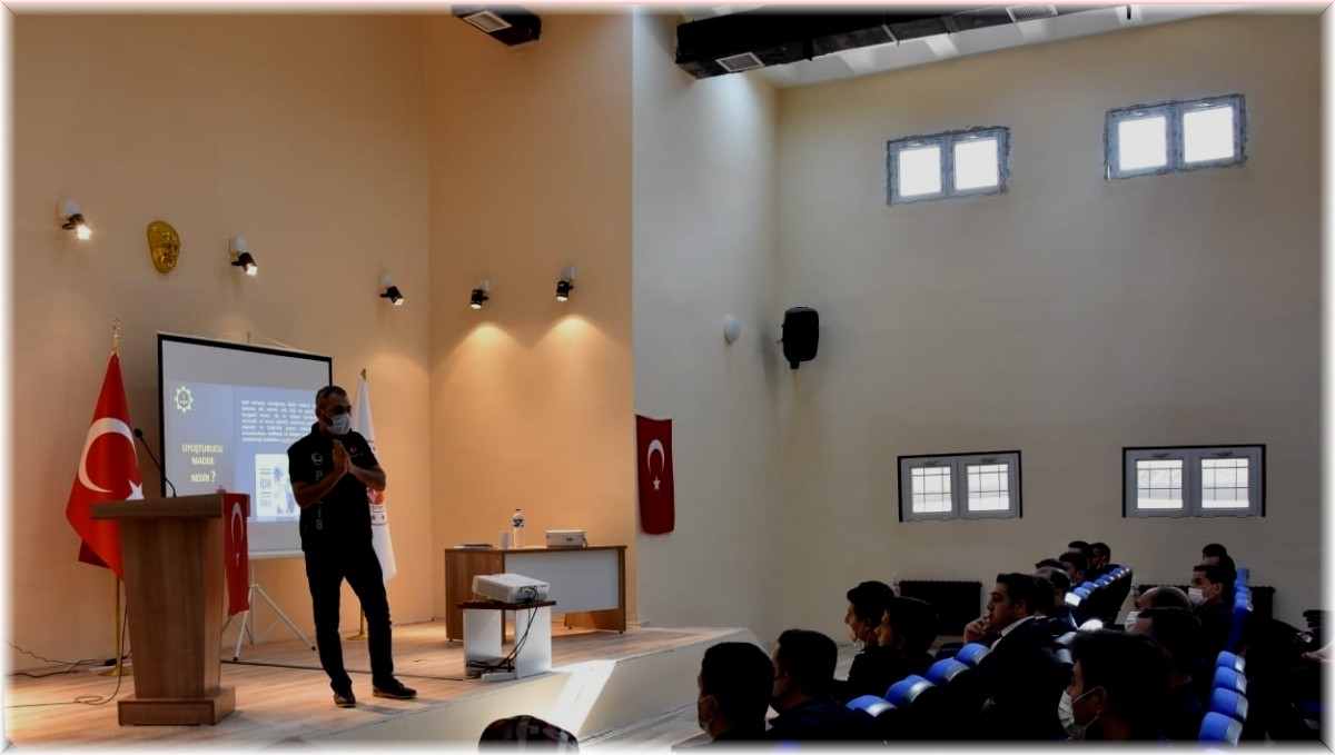 İnfaz koruma memurlarına uyuşturucu eğitimi