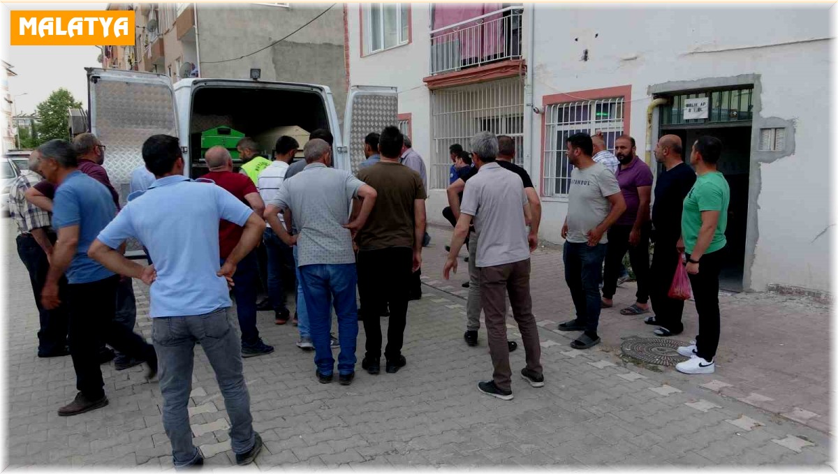 İnfaz koruma memuru evinde ölü bulundu