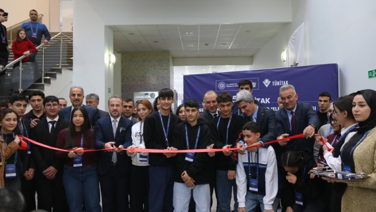 İnönü Üniversitesi kapılarını genç buluşçulara açtı