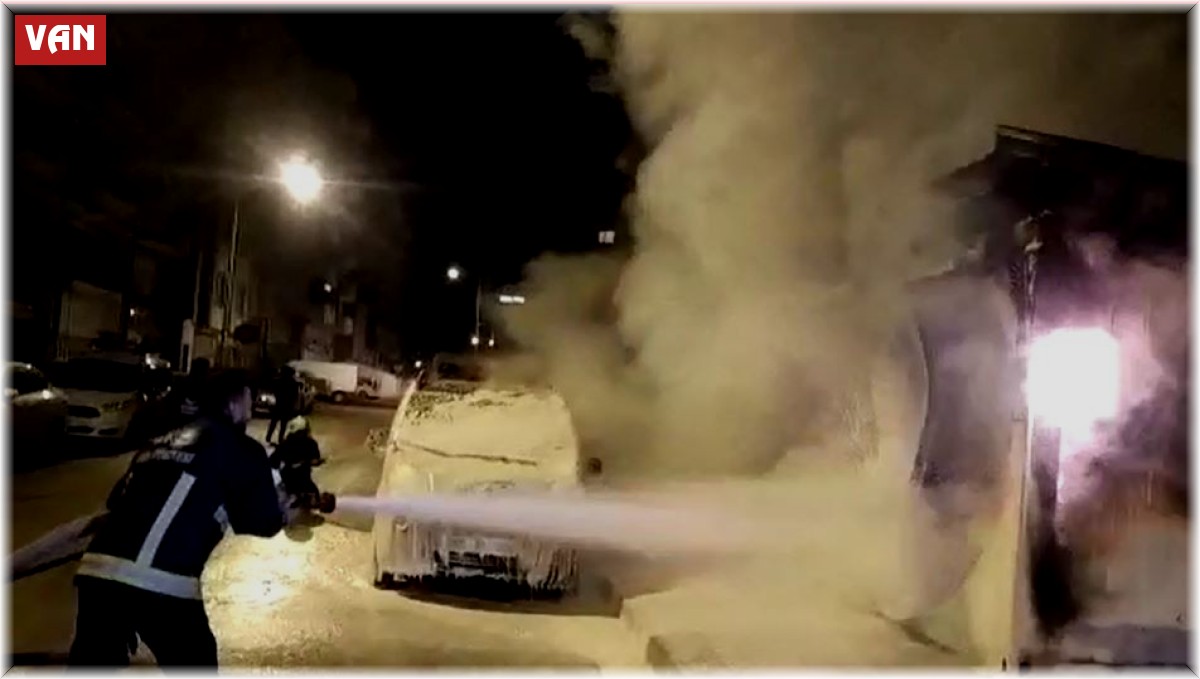 İnşaat alanındaki konteyner alev alev yandı