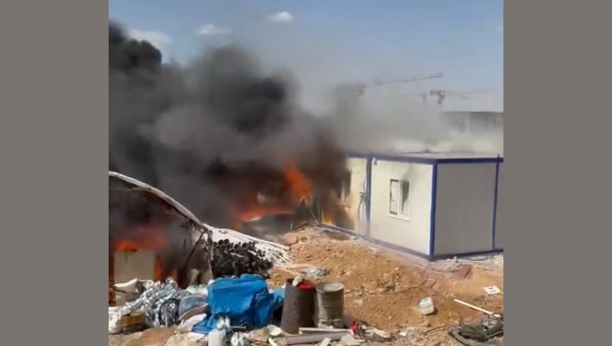 İnşaat şantiyesinde çıkan yangın korkuttu