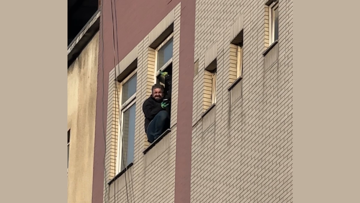 İntihar girişiminde bulunan vatandaşı İlçe Emniyet Müdürü ikna etti