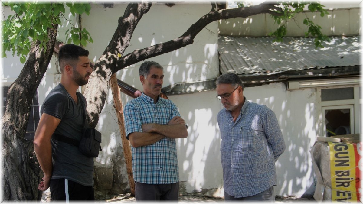 İntihar notu bırakan genç kayıplara karıştı: Ailesi perişan halde gelecek iyi bir haber bekliyor