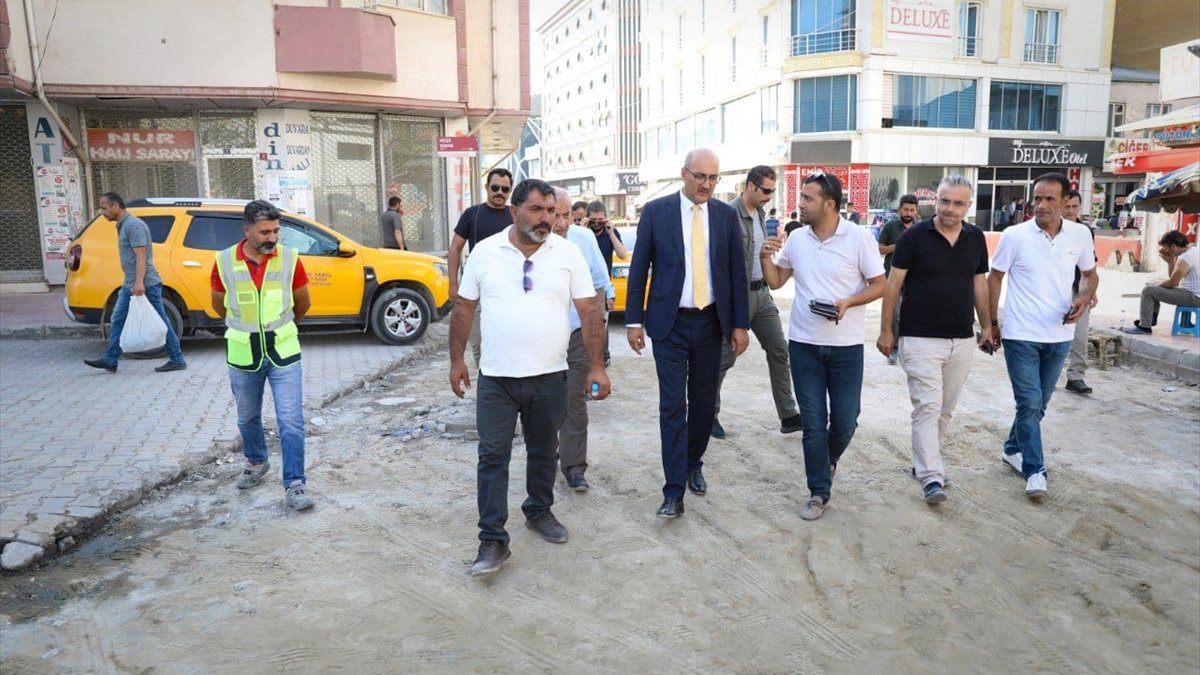 İpekyolu Belediyesi üst yapı çalışmalarını sürdürüyor