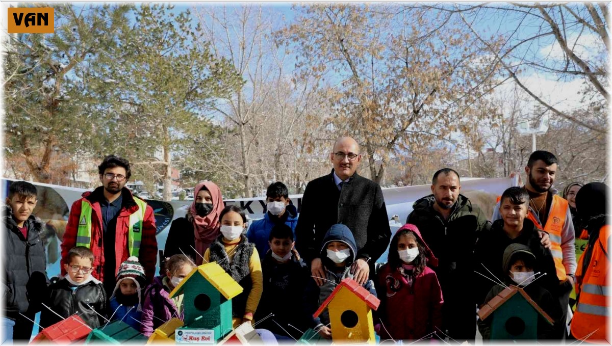 İpekyolu Belediyesinden kuşlara sıcak yuva