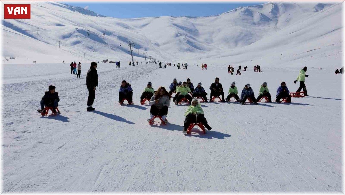 İpekyolu Belediyesinden öğrencilere anlamlı jest