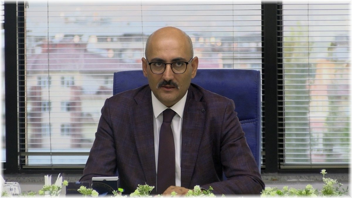 İpekyolu Kaymakamı ve Belediye Başkan Vekili Aydın görevine başladı