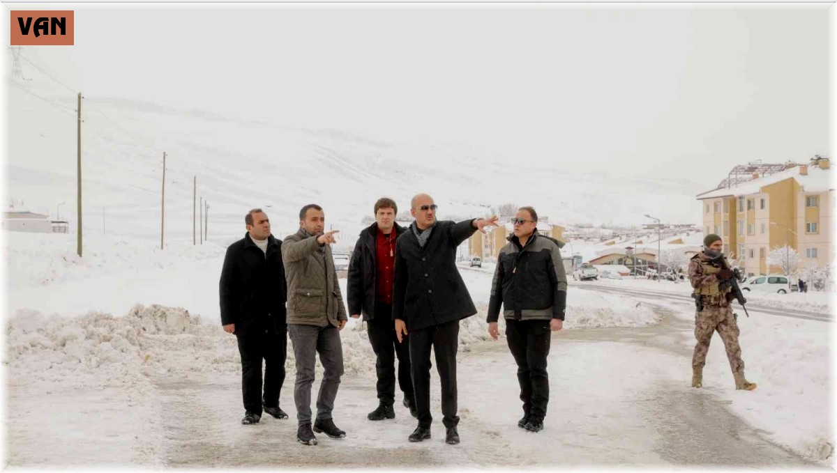 İpekyolu'nda karla mücadele çalışması