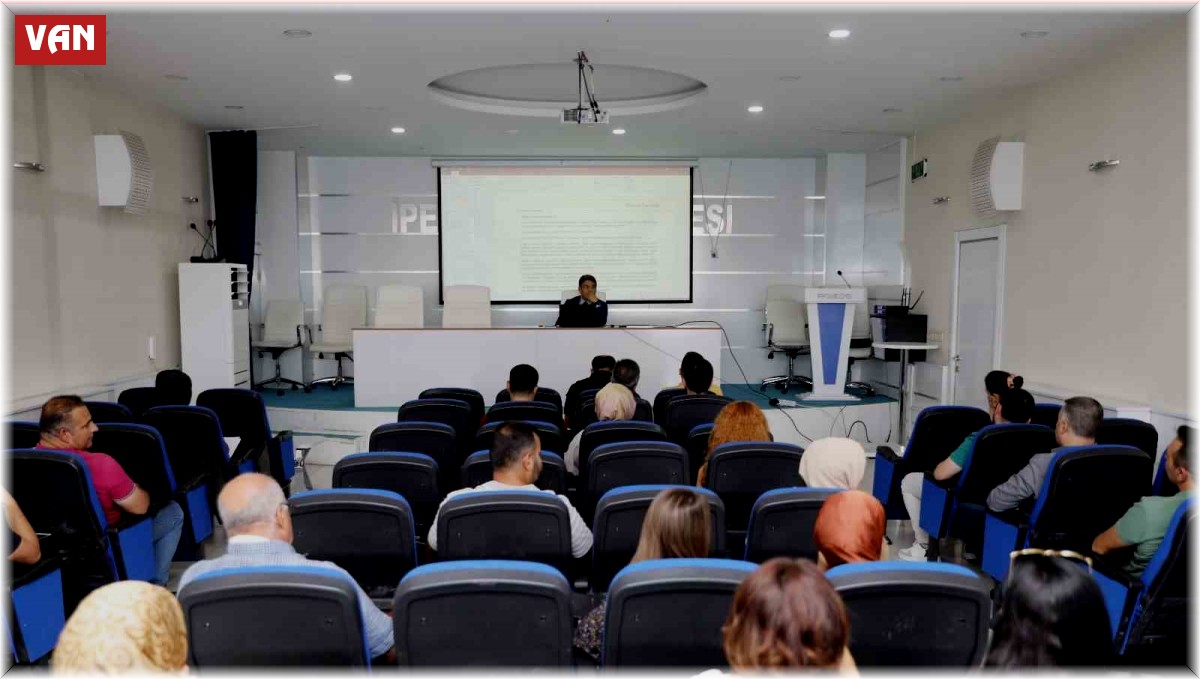 İpekyolu'nda kitap tahlil programı devam ediyor