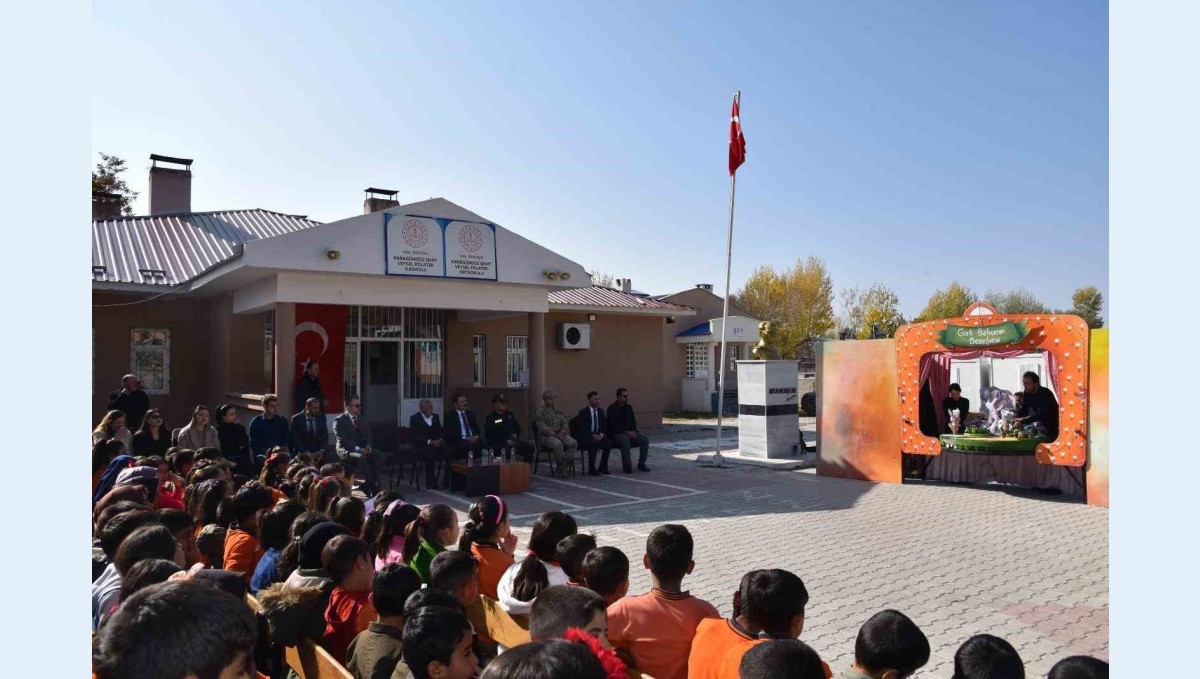 İpekyolu'nda minik yürekler sanatla buluştu