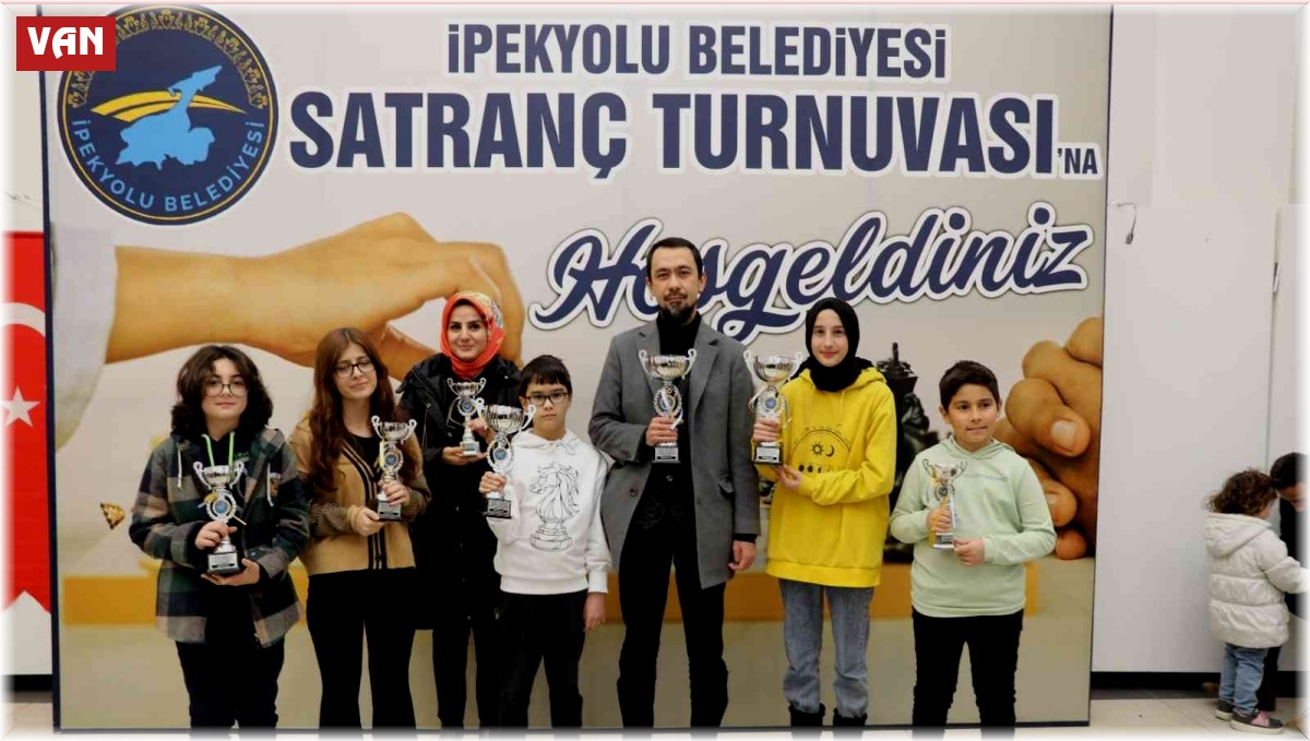 İpekyolu'nda satranç turnuvasının kazananları belli oldu
