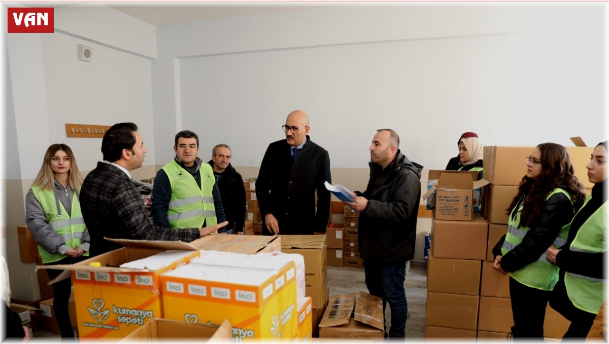 İpekyolu'nda yardım çalışmaları aralıksız devam ediyor