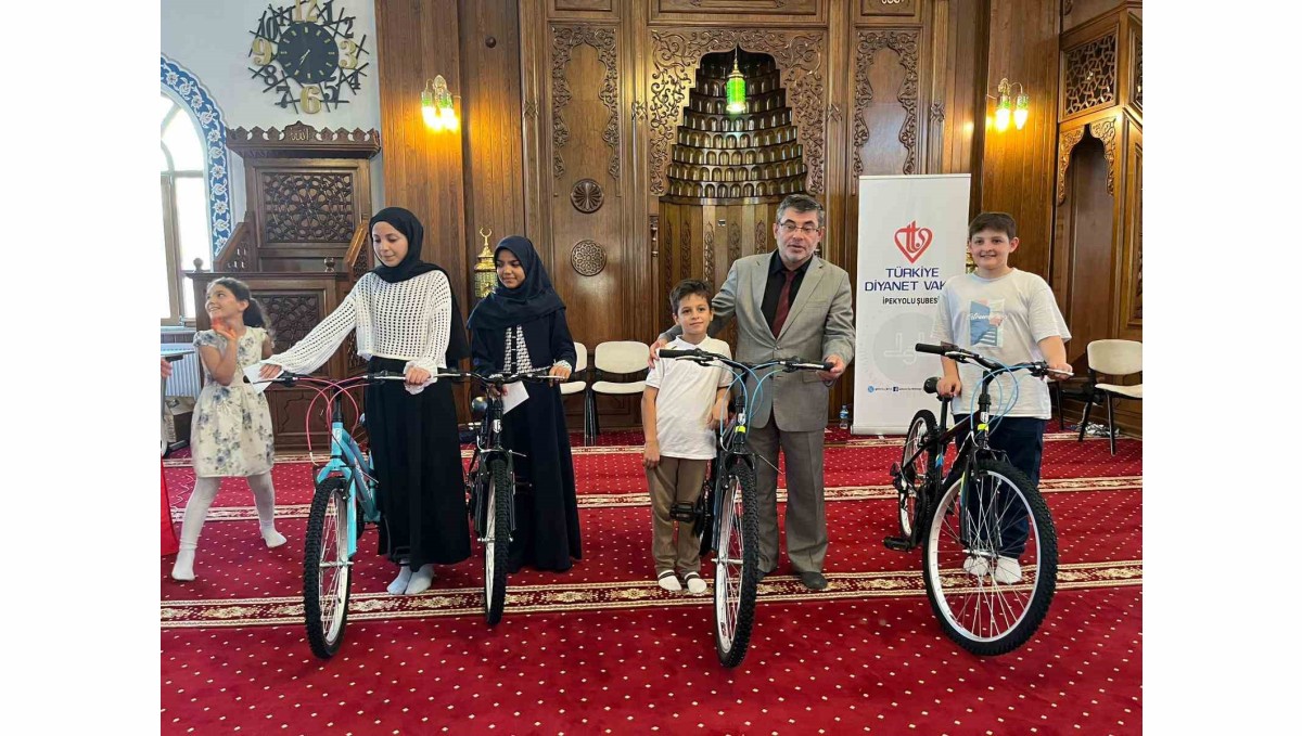 İpekyolu'nda yaz Kur'an kursları kapanış programı coşkusu