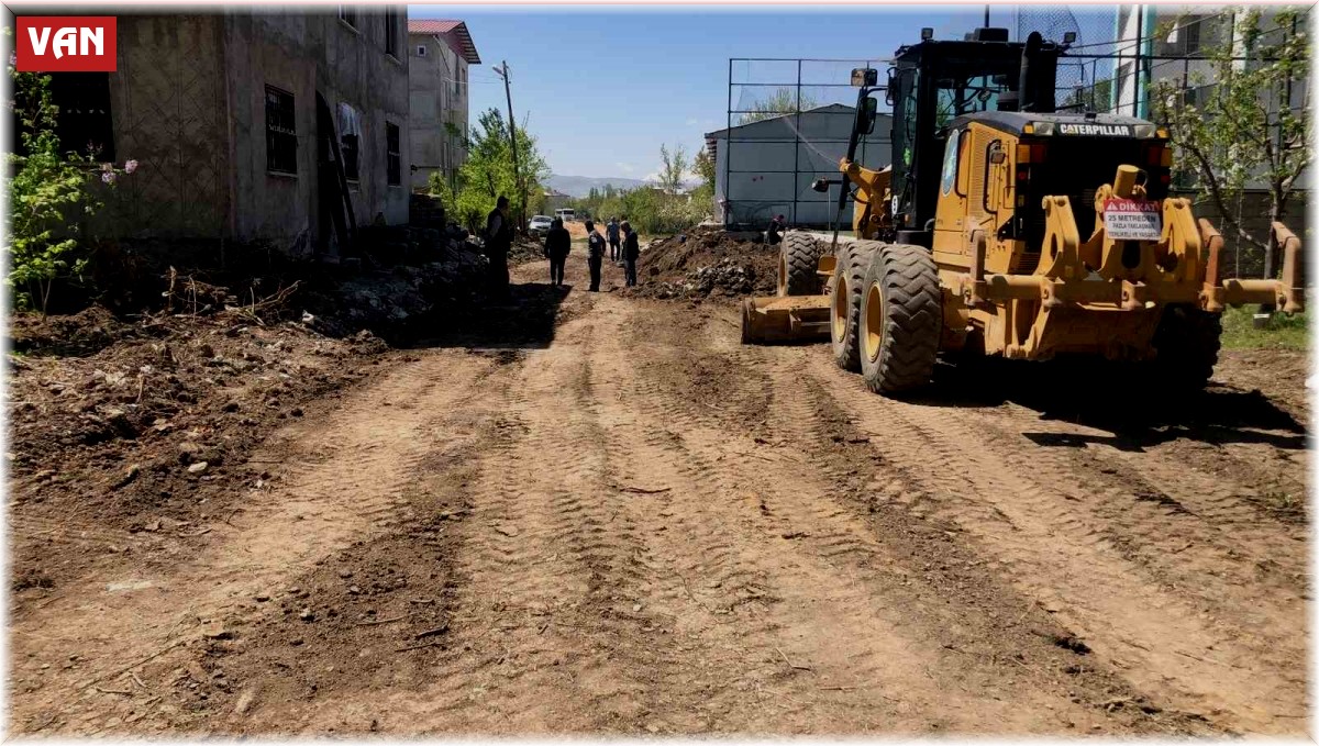 İpekyolu'nda yeni yol çalışmaları devam ediyor