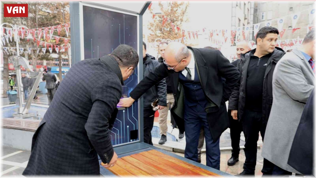 İpekyolu'ndaki parklarda ücretsiz internet ve şarj ünitesi hizmeti