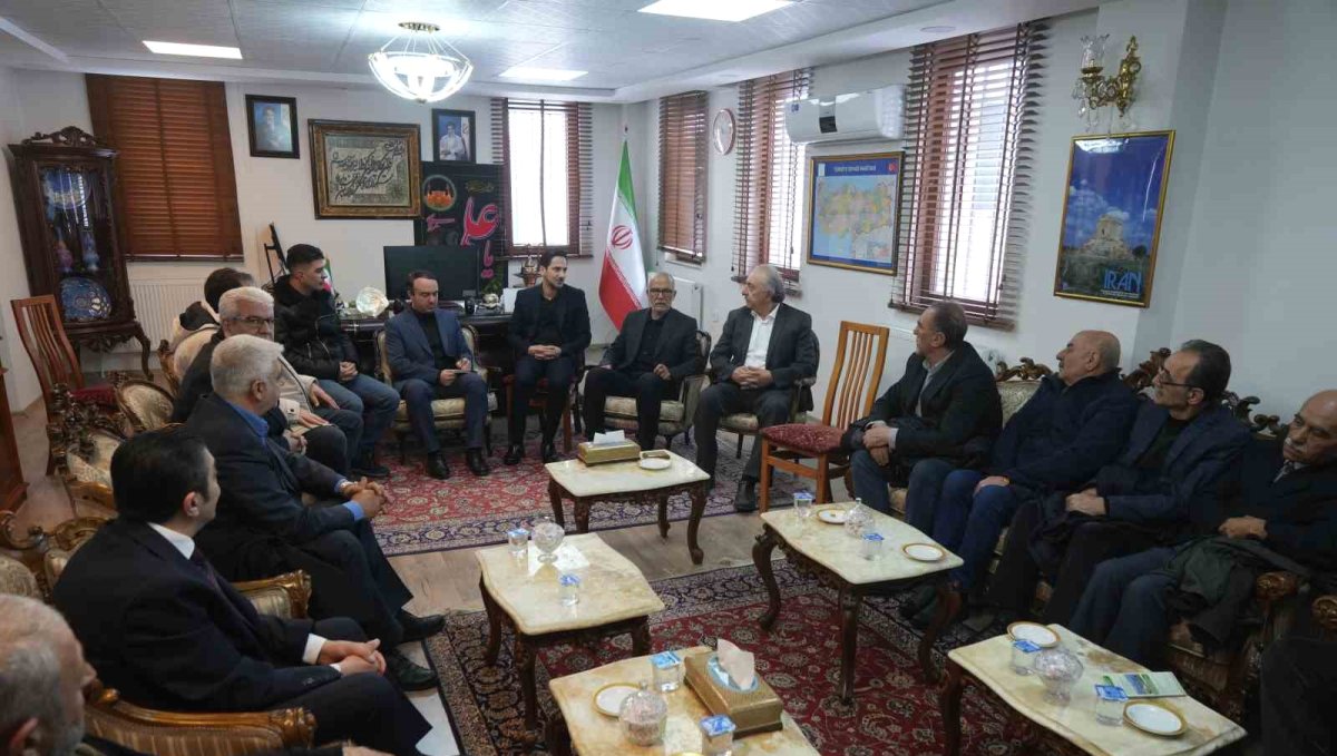 İran'ın Erzurum Başkonsolosuğu'nda taziye defteri açıldı