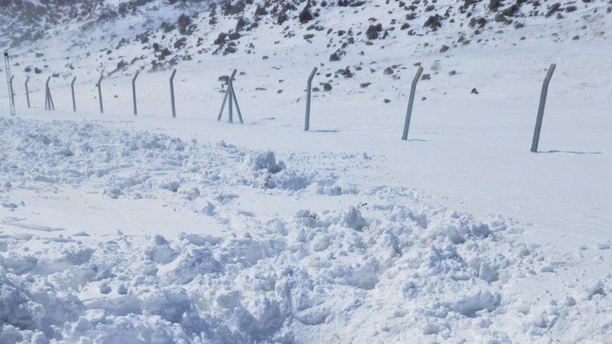 İran sınırında erkek cesedi bulundu