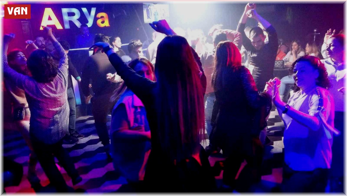 İranlı turistler 4 günlük tatilde Van'a akın etti