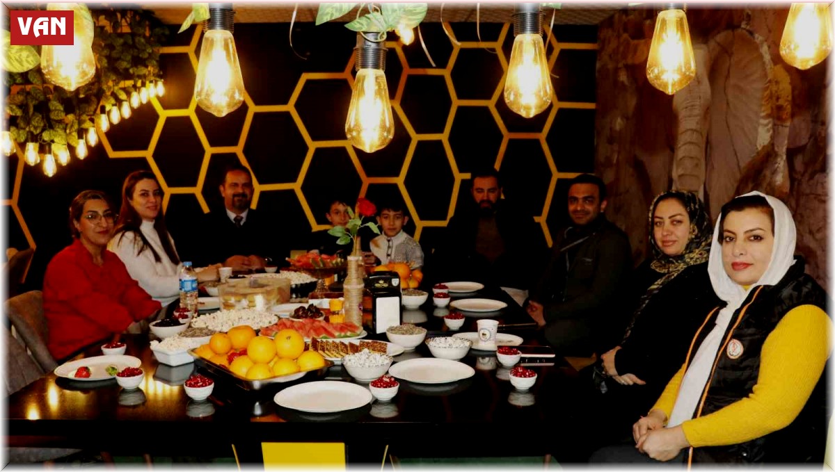 İranlılar 21 Aralık gecesini Van'da kutladı