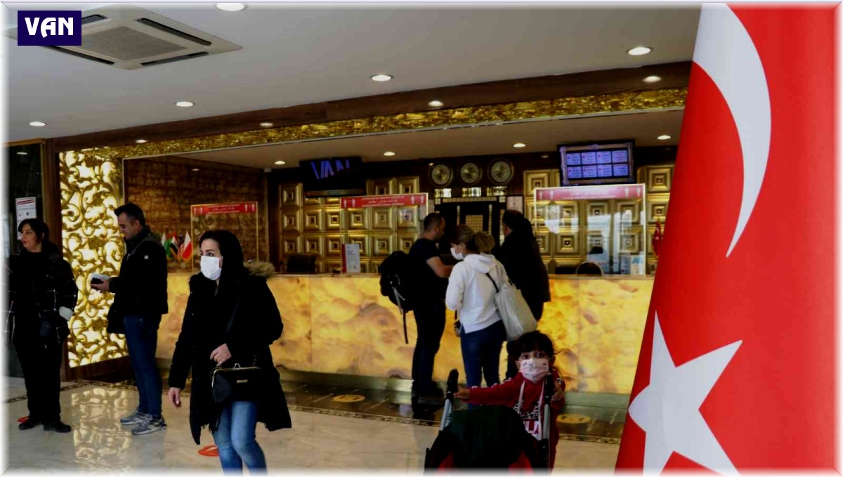 İranlıların Van'a gelişi esnafın yüzünü güldürdü