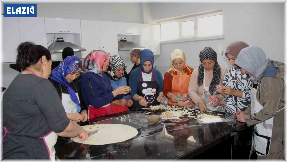 İş sahibi olmak isteyen kadınlar, aşçılık kursunda ter döküyor