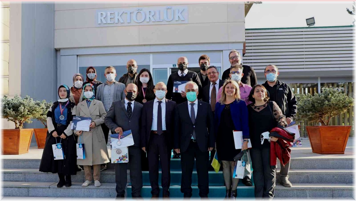 ISIF'21 heyeti başarılarını Rektör Çomaklı ile paylaştı