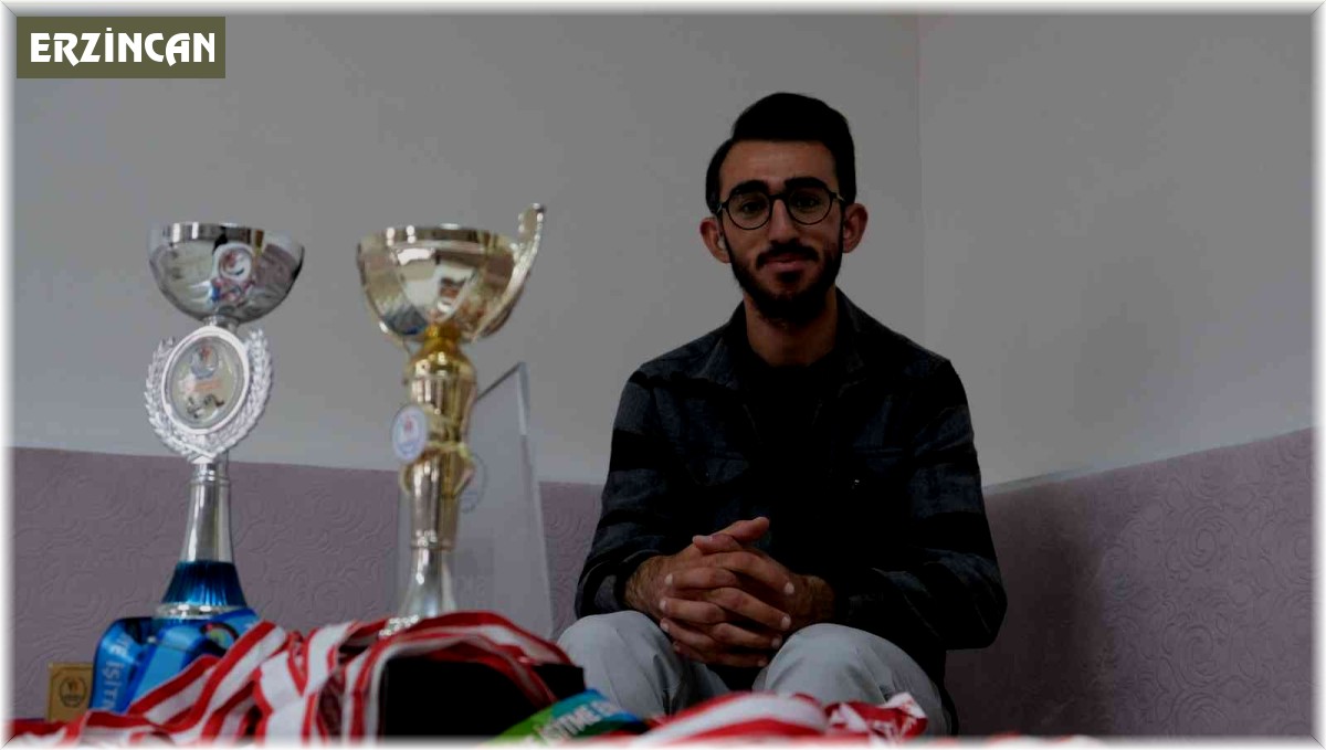 İşitme engelli gencin ilham veren başarı hikâyesi