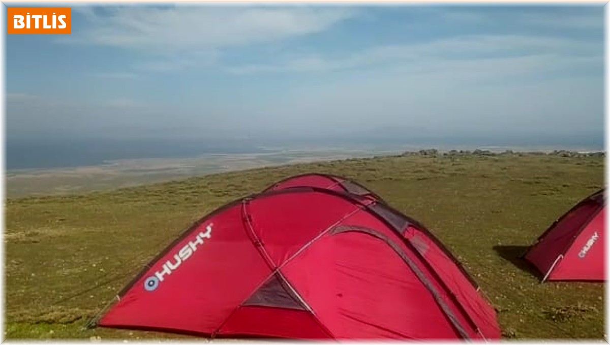 İspanyol dağcılar Süphan Dağı'na tırmandı