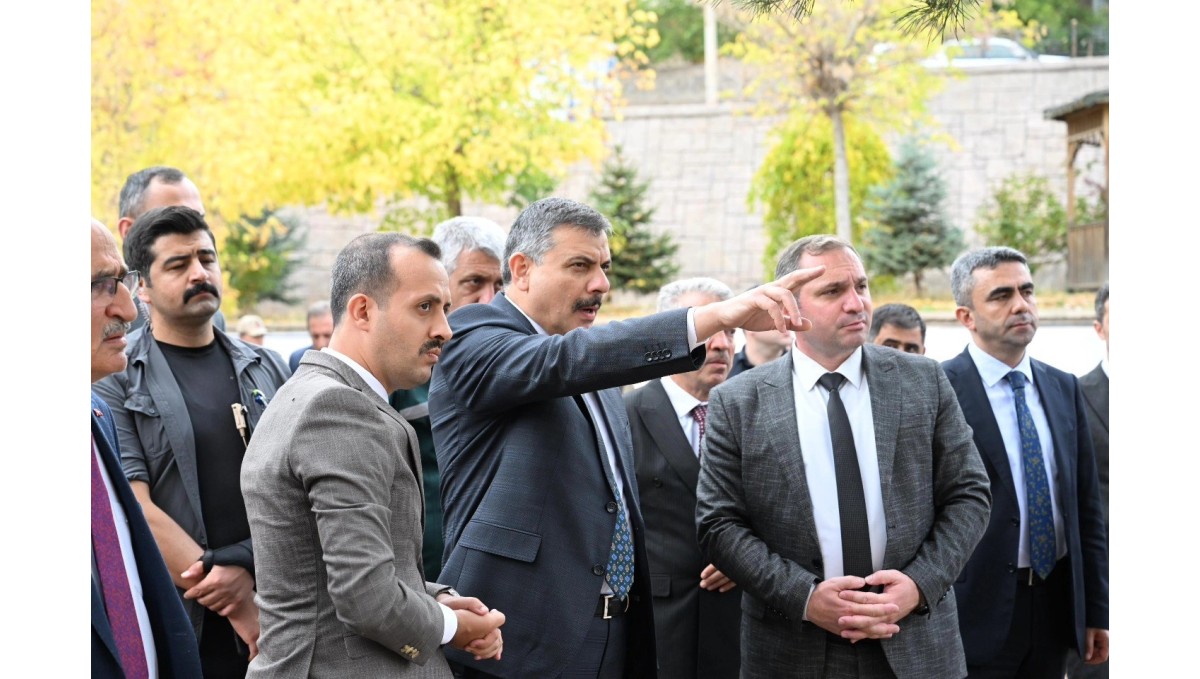 İspir'deki heyelan bölgesine kaya tahkimatı yapılıyor