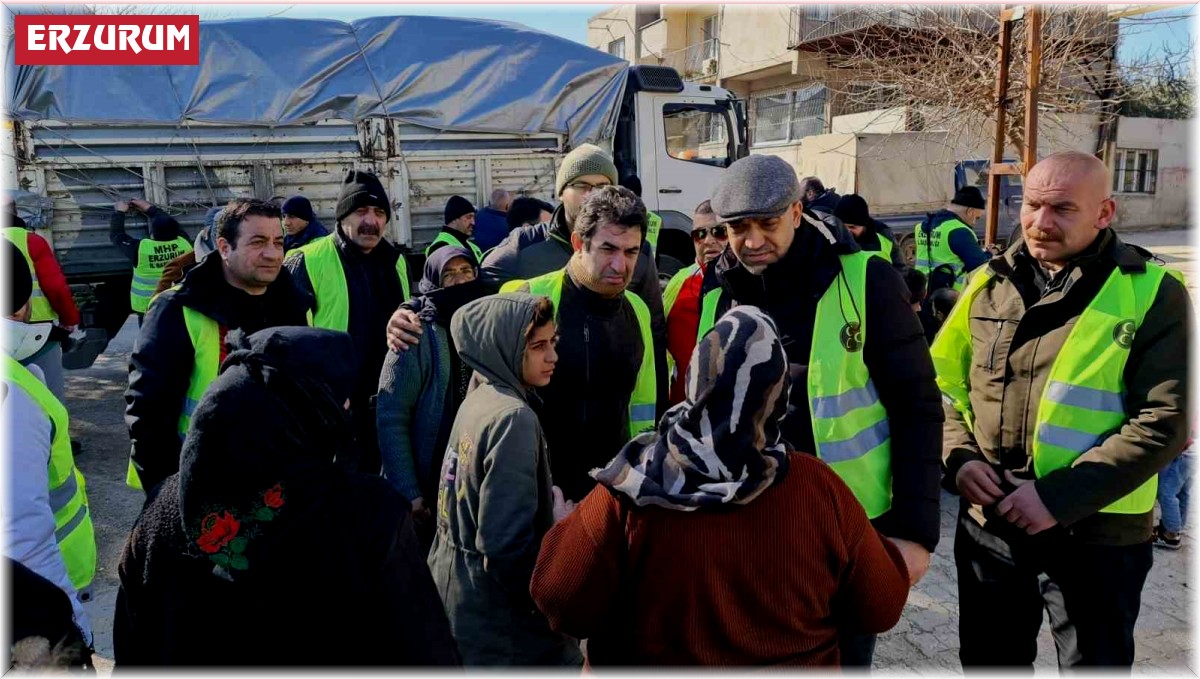 İspir'in afetzedeler için seferberliği, Başkan Coşkun'un "Biz Türkiye'yiz" şiiriyle anlatıldı