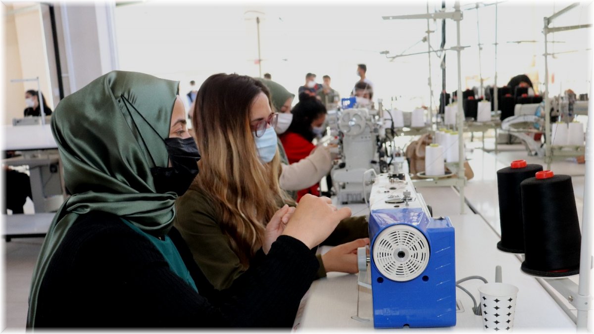 İşsizliğin gölgesindeki Diyadin’de tekstil atölyesi kadınlar için yeni bir umut oldu