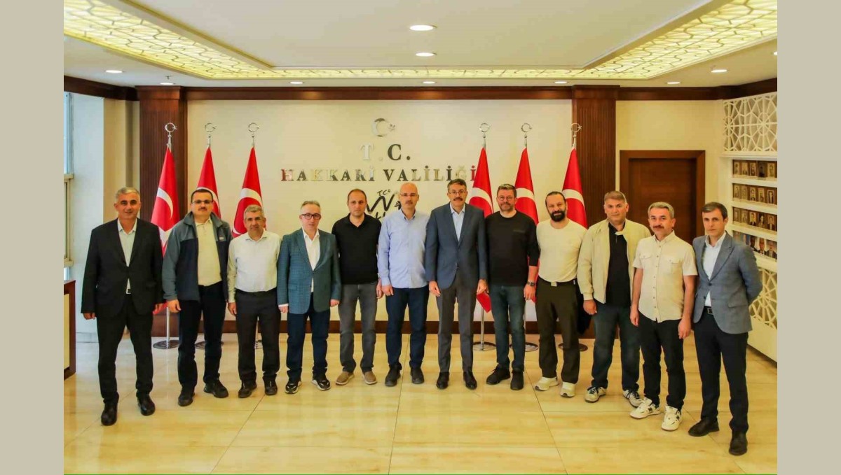 İstanbul'dan gelen hukukçulardan Hakkari'ye ziyaret