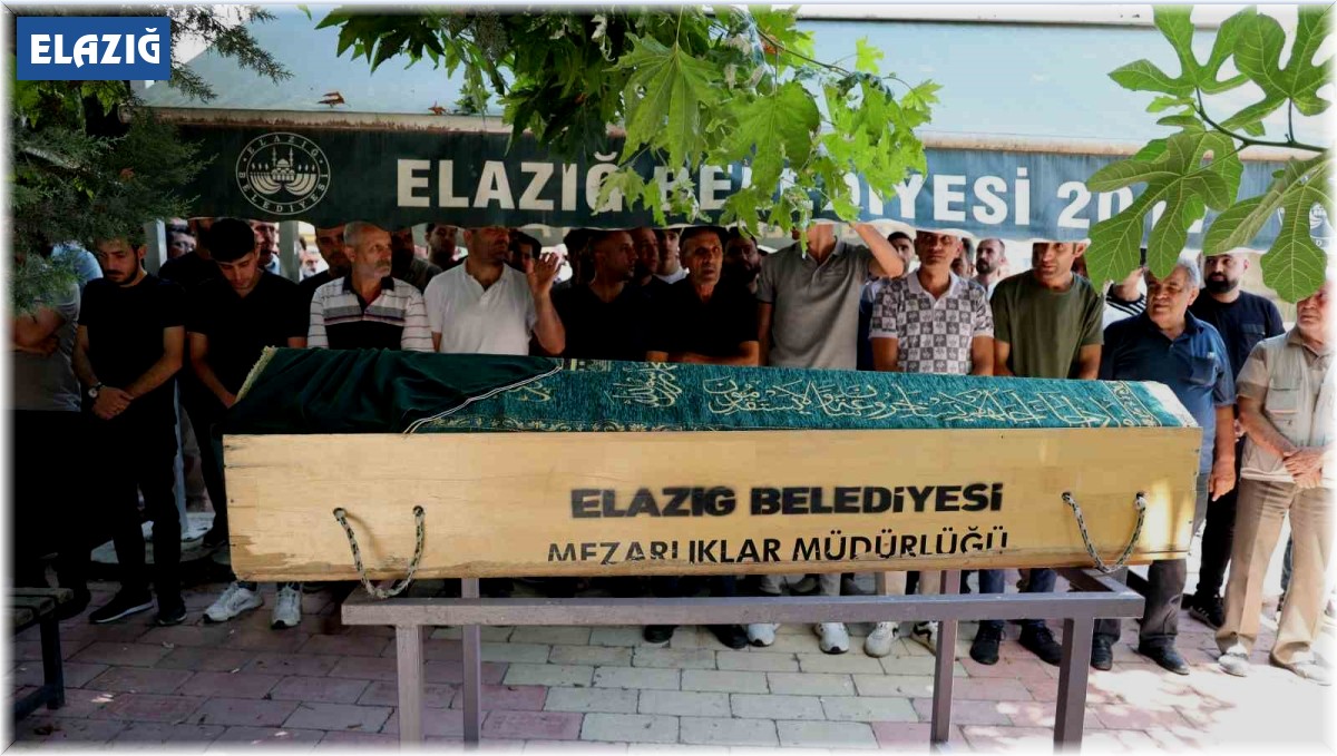 İsteme günü kalp krizi geçirerek hayatını kaybeden genç kız, son yolculuğuna uğurlandı