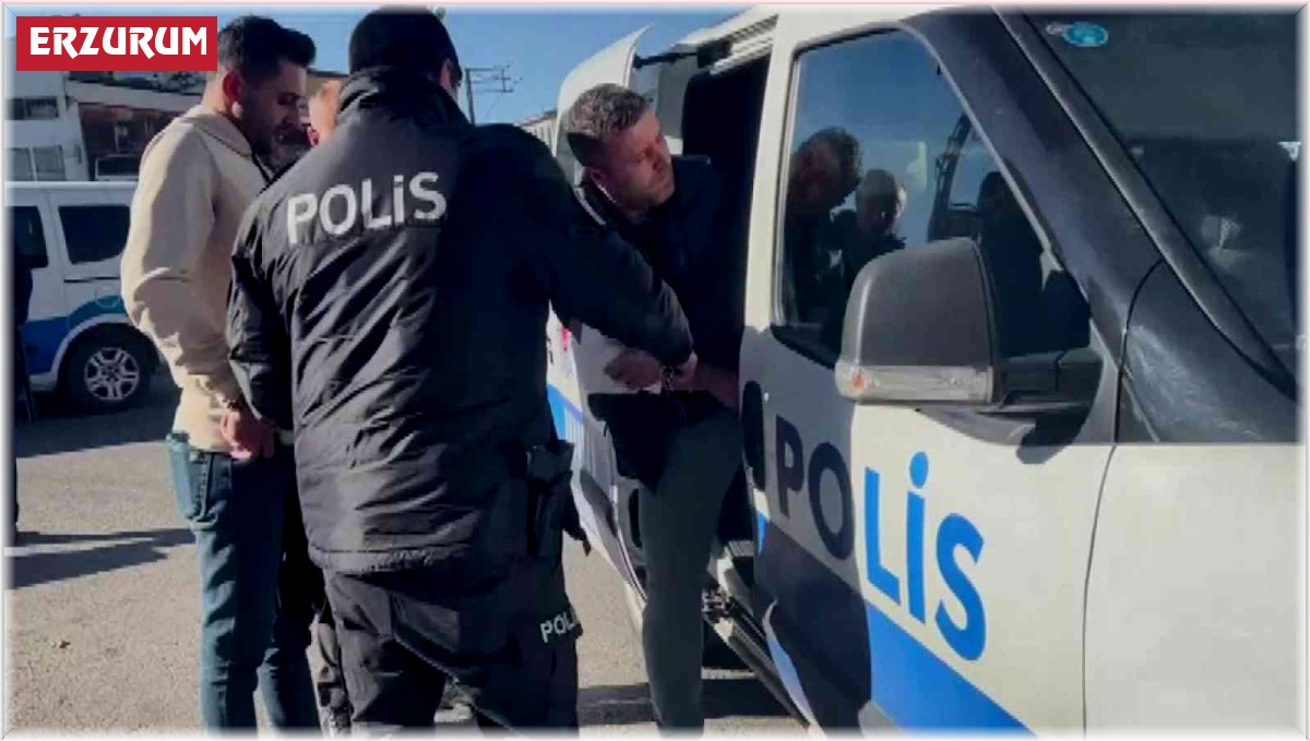 İşten ayrıldığı firmaya alacağı para için gitti çalışanlara bıçakla saldırdı