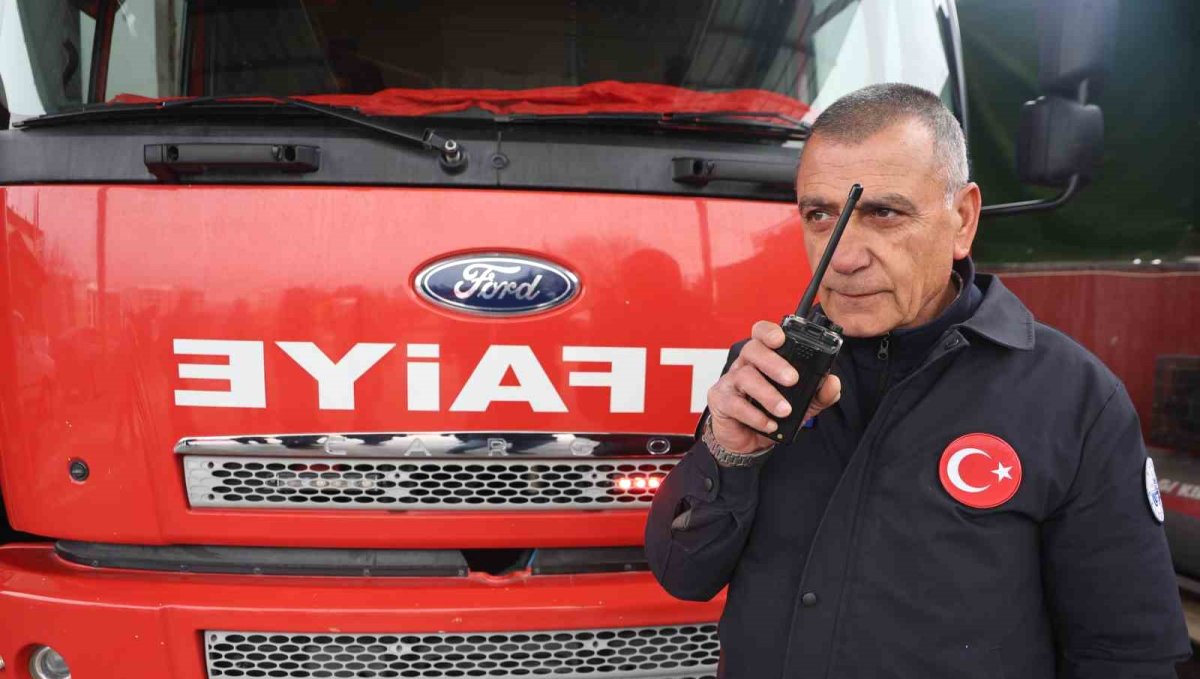 İtfaiye çavuşu 32 yılın ardından son telsiz anonsunu yaparak emekli oldu