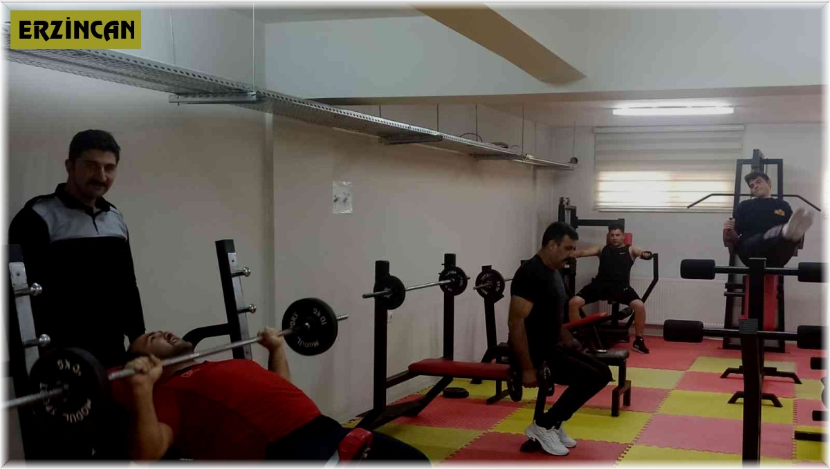 İtfaiye personeli spor ve eğitimlerle formda kalıyor