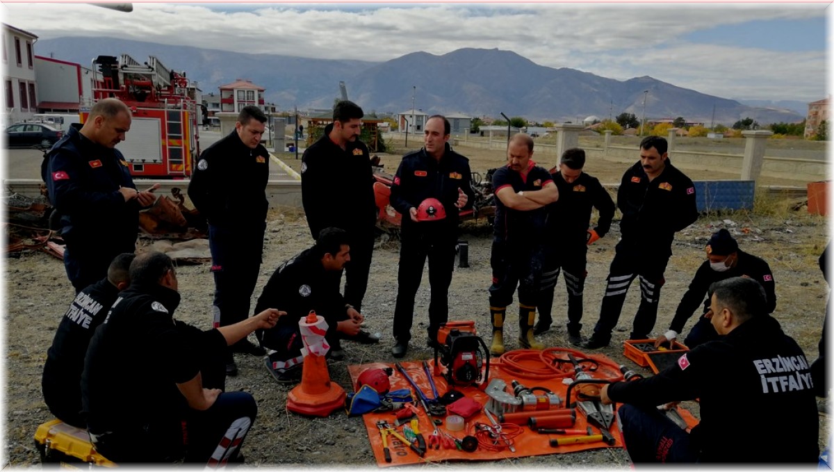 İtfaiye personeline trafik kazalarına müdahale eğitimi verildi